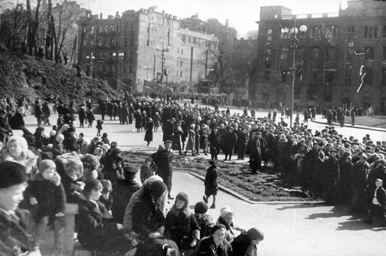       1941-45.