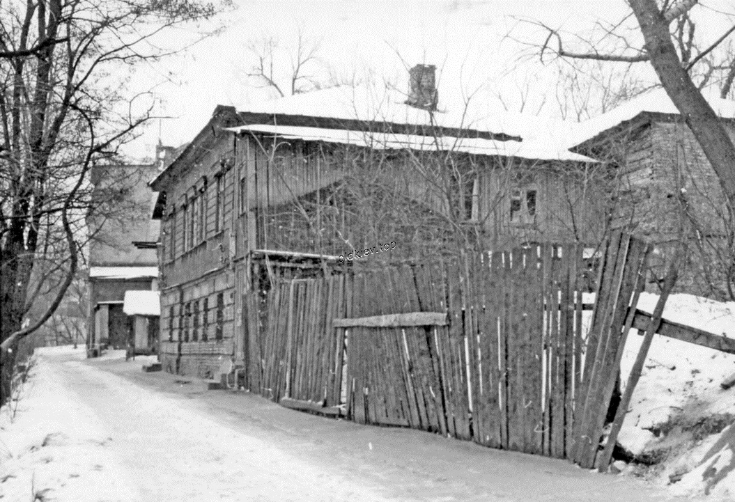 Кияновский пер.