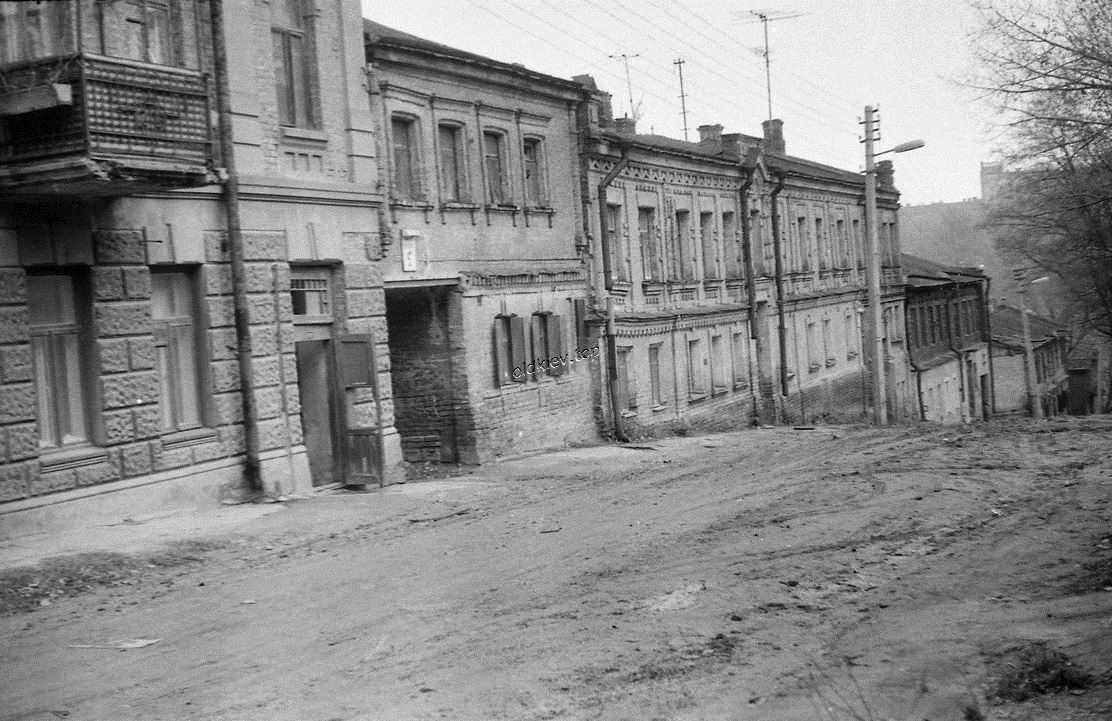 Кияновский пер.