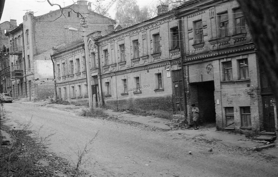 Кияновский пер.