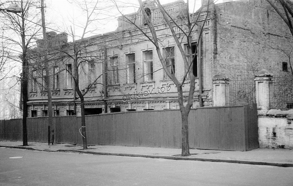 Киев. ул. Рейтарская